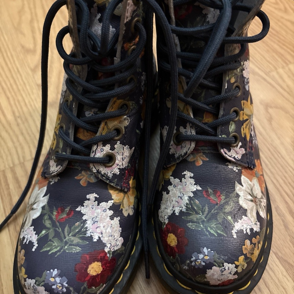 Dr. Martens leather floral boots - Picture 7 of 8